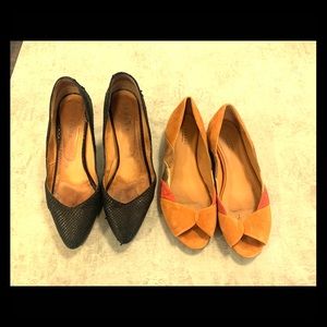 Both pairs available :)